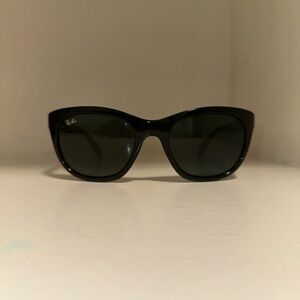 Ray-ban Sunglasses / RB4126